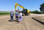 Областният управител присъства на първа копка на ремонта на два пътя от третокласна републиканска мрежа в община Генерал Тошево