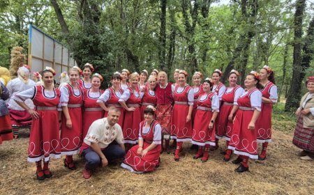 Съборът „Песни и танци от слънчева Добруджа“ в Дебрене – емблема на Община Добричка