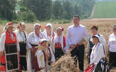 С ритуал и благословия беше даден старт на жътвената кампания на пшеницата край Генерал Тошево