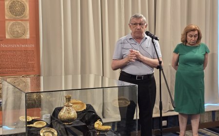 В Албена откриха изложбата „Разкази от злато и сребро“