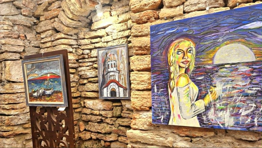 Изложбата „Тишината говори“ на Олга Иванова – Оля бе открита в Двореца – Балчик