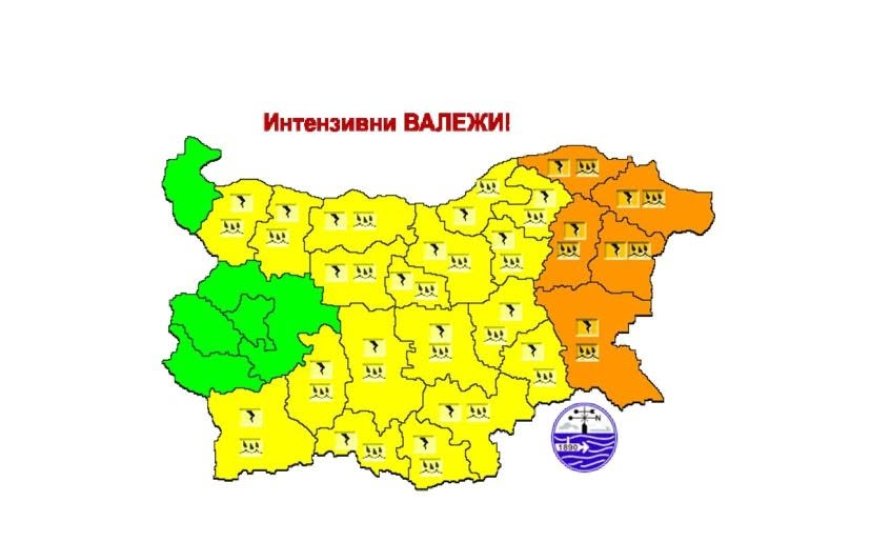 Предупреждение за интензивни валежи с гръмотевици и градушки