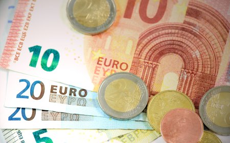 Бюджет 2026 влиза в сила: По-високи осигуровки и по-скъпи винетки