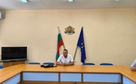 Работна среща за бъдещето на ФК „Добруджа 1919“ се проведе при областния управител