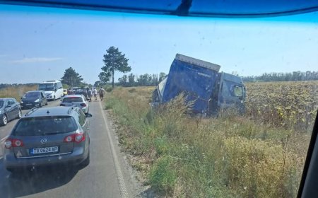 Движението в района на с. Стожер се осъществява само в едната лента