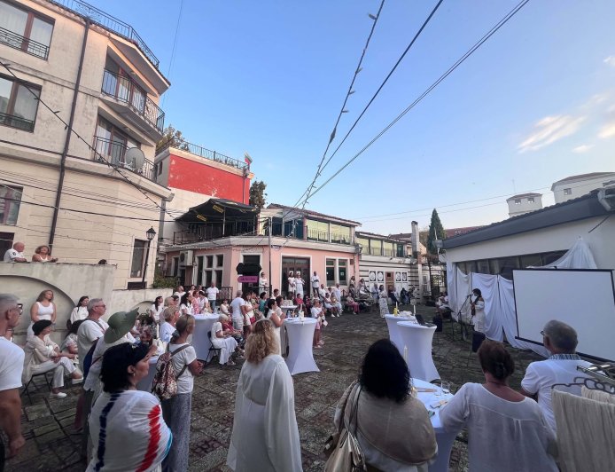 „Истории на площада“ потопиха посетителите в историята на Кибела в Балчик