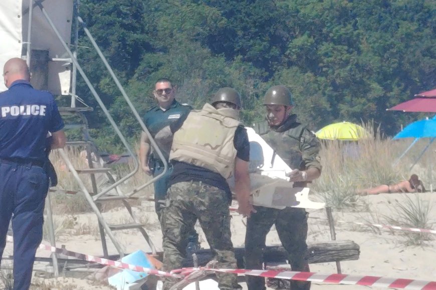 Военни прибраха дрона, който беше изхвърлен на плажа тази сутрин