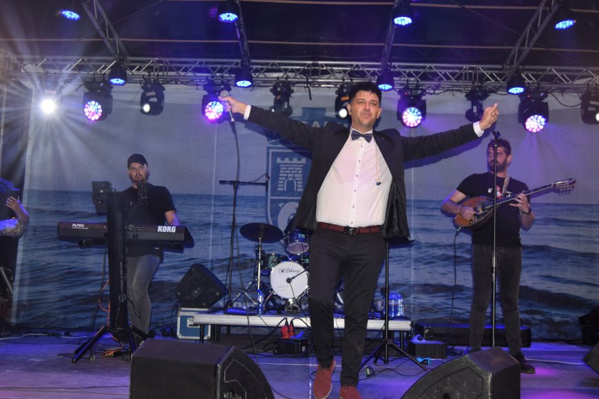 Sotos Karabelas & Live Band закриха „Балкански уикенд Каварна 2026“