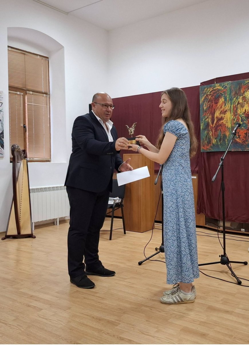 Василена Петкова е осмият лауреат на Националния литературен конкурс „Георги Давидов“