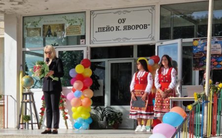 С нови предизвикателства, очаквания, вълнения и радост започна новата учебна година в община Добричка