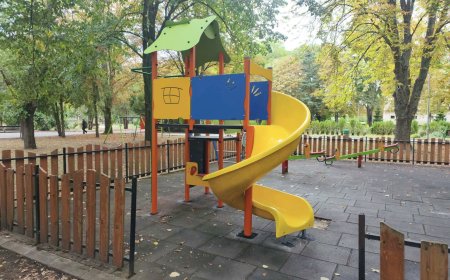 Подменени бяха детски съоръжения за игра в Генерал Тошево и село Пчеларово