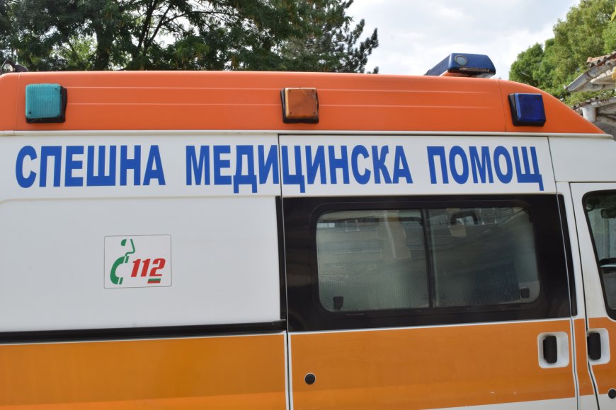 Работник на сметопочистваща фирма в болница, подхлъзнал се и паднал по време на работа