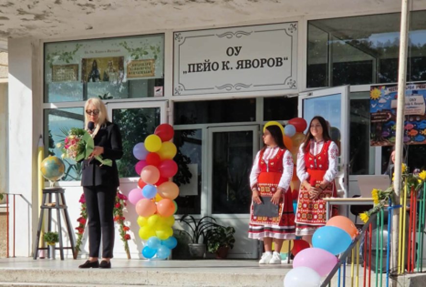 С нови предизвикателства, очаквания, вълнения и радост започна новата учебна година в община Добричка
