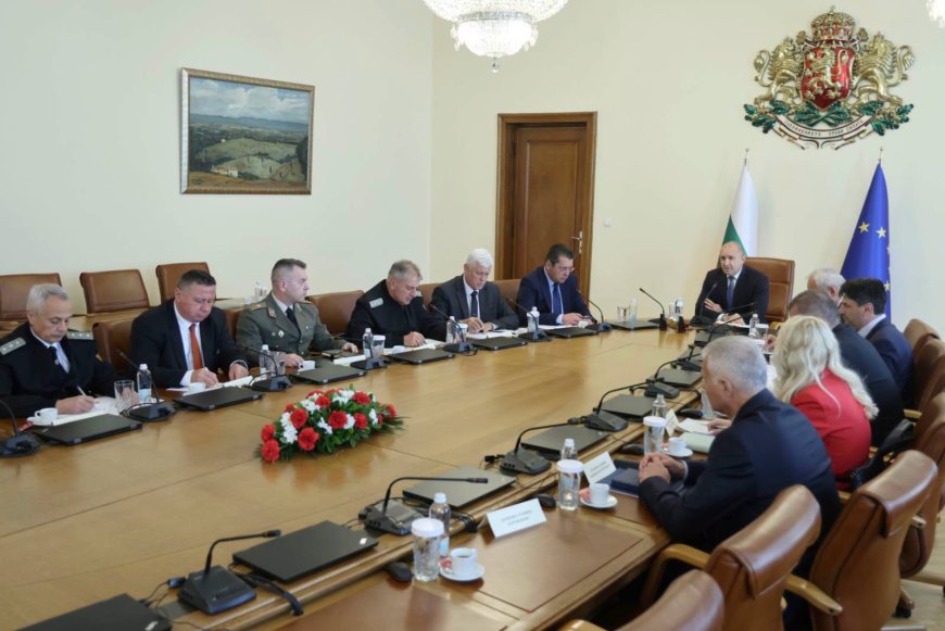 Румен Радев: Атаката срещу два търговски кораба в българската икономическа зона е абсолютно недопустима