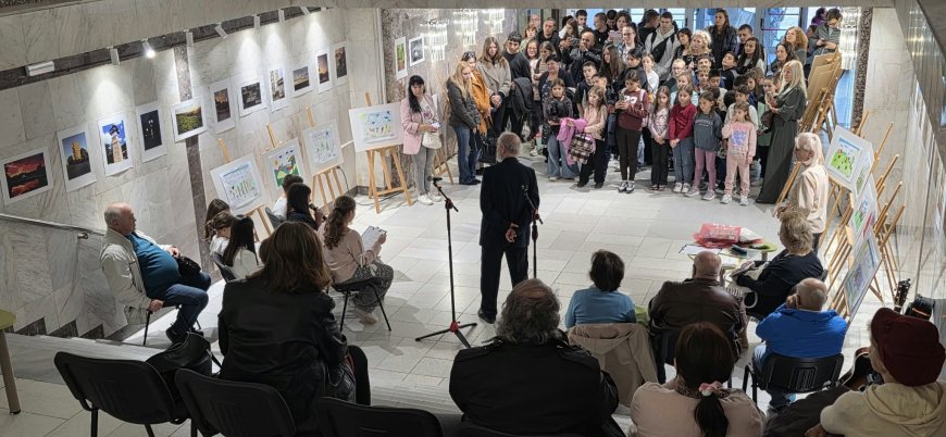 Изложба с рисунки и фотографии представя познатия и непознатия Добрич