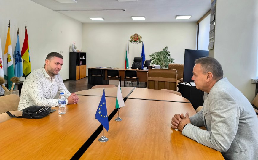 Областният управител се срещна с новия директор на Добруджански земеделски институт