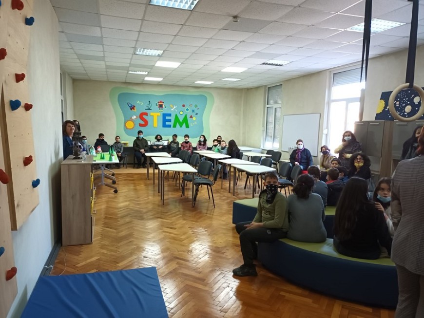 STEM-кабинет откриха в ОУ „Стефан Караджа“
