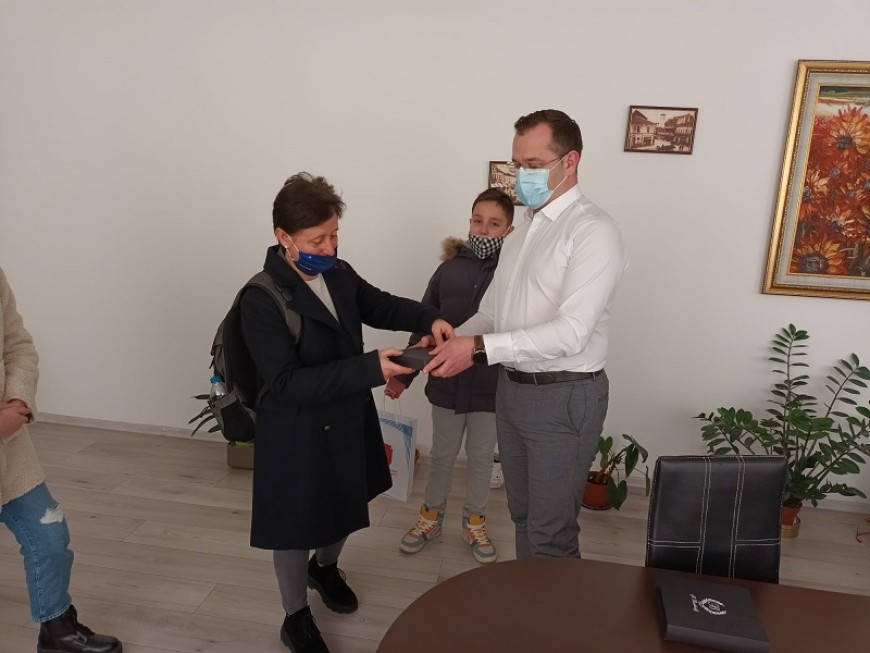 Кметът на Добрич се срещна с участниците в детската „Евровизия“