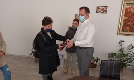 Кметът на Добрич се срещна с участниците в детската „Евровизия“