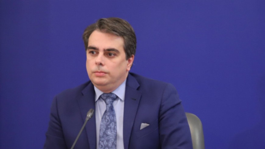 Василев предвижда 710 лв. минимална заплата и 3400 лв. максимален осигурителен доход от април