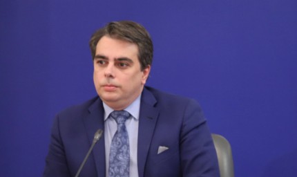 Василев предвижда 710 лв. минимална заплата и 3400 лв. максимален осигурителен доход от април
