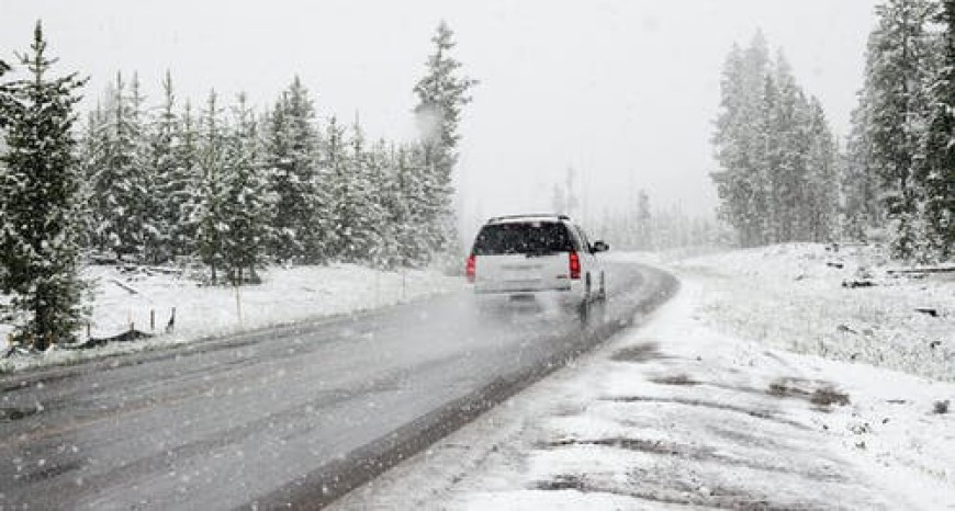 Движението на автомобили в област Добрич е при зимни условия