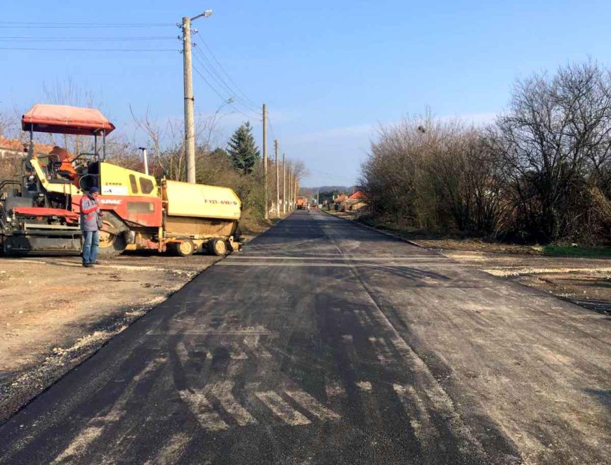17 предложения от граждани за ремонт на пътища в област Добрич са постъпили в АПИ