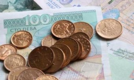 Какви плащания да очакват стопаните през март?