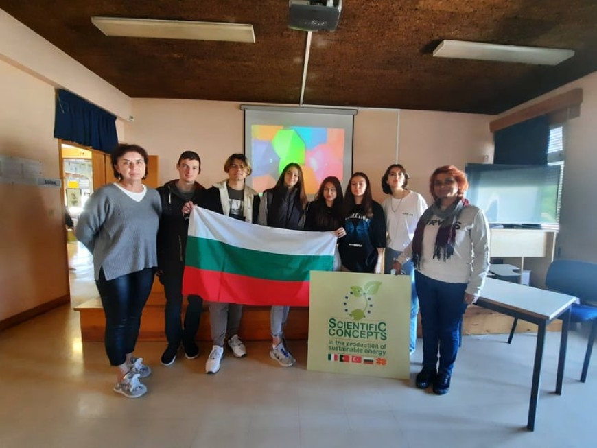 Ученици от ФСГ „Васил Левски“ реализираха мобилност по проект на програма Еразъм+