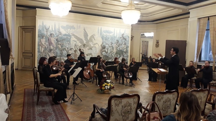 Български камерен оркестър под диригентската палка на Димитър Косев