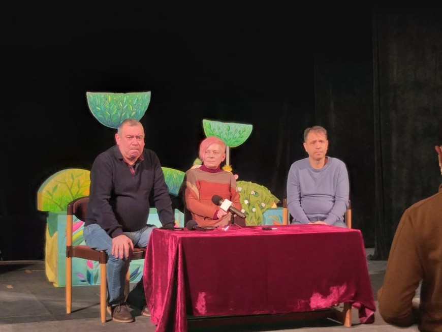 Кукленият театър „Дора Габе“ с представления за украинските деца, настанени в Балчик