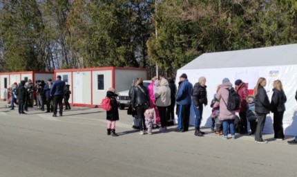 Опашки от чакащи документ за временна закрила при Дуранкулак