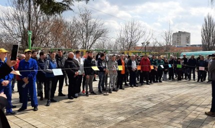 Започна двудневното състезание "Най-добър млад автомонтьор и водач на МПС” в ПГТОЛП в Добрич
