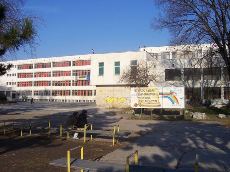Поставят паметна плоча на Йосиф Стоянчев на фасадата на СУ „Св. св. Кирил и Методий” в Добрич
