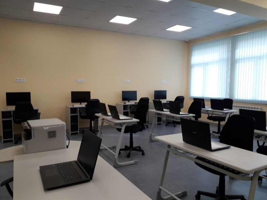 МОН откри HELPDESK за училищата