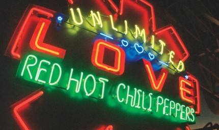 Red Hot Chili Peppers с нов албум и звезда на Алеята на славата