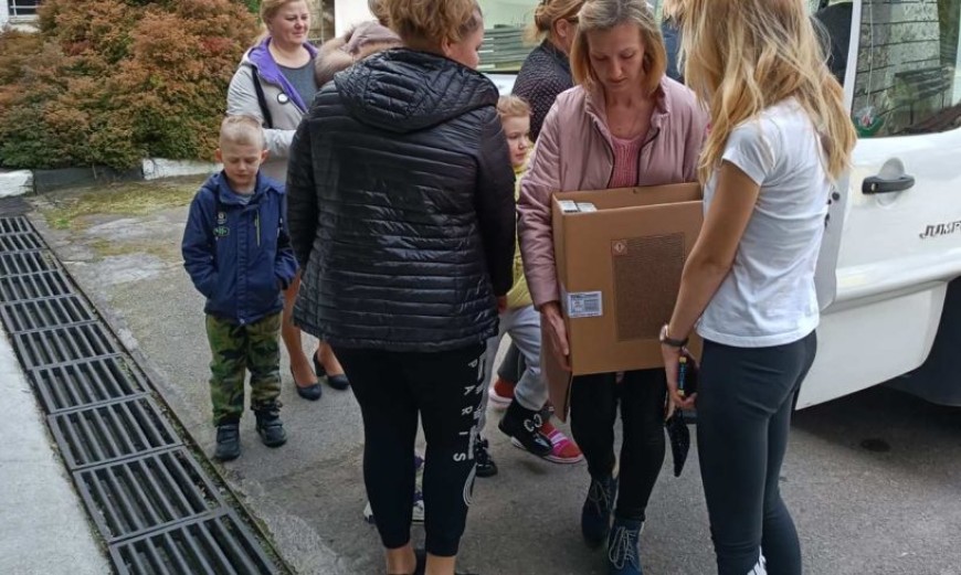 Кампанията “КНСБ за Украйна” предостави материална помощ за бежанците в Албена
