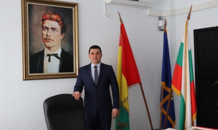 Валентин Димитров към здравните работници: Пожелавам Ви неуморно човеколюбие, силна воля и кураж за дните, в които животът зависи от вас!