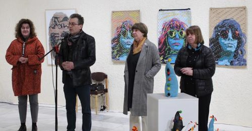 Продължава юбилейната изложба „Преподавателите и студентите“ в Художествена галерия-Добрич