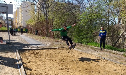 С “Лъвски скок” младите спортисти от училището за шампиони в Добрич отбелязаха патронния си празник