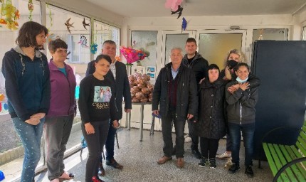 БСП – Добрич зарадва потребителите на социални услуги в Добрич за Великден