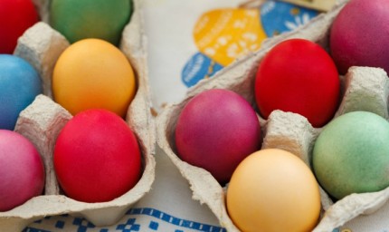 10 метода за боядисване на великденски яйца с природни продукти