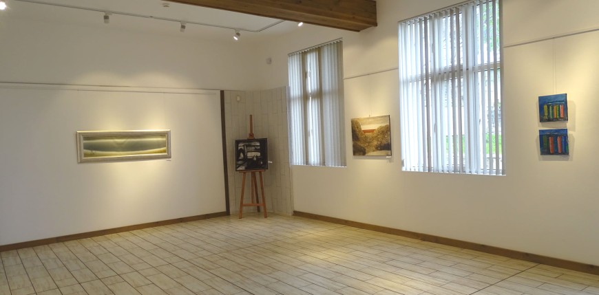 Изложба с живописни творби от фонда на Художествената галерия показват в Балчик