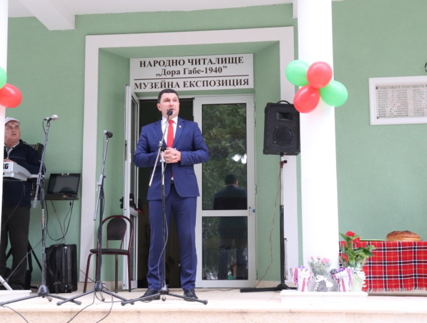 Обновена е сградата на читалището в село Дъбовик по проект 