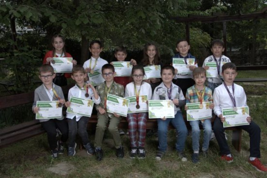 14 медала за ученици от &quot;Св.Климент Охридски&quot; от пролетния кръг на „Математика без граници“