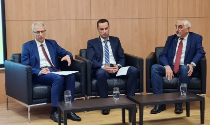 Държавата стимулира университетите да работят с бизнеса
