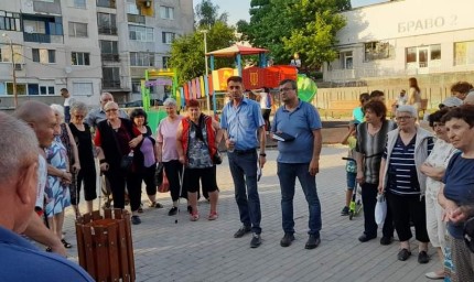 Общински съветници от ДБГ проведоха среща с жители на квартал "Балик"