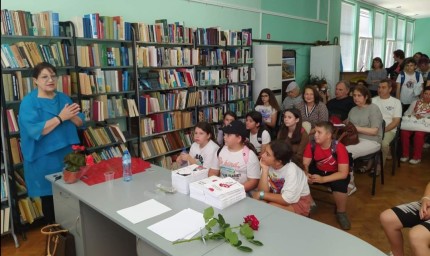 Юлияна Антонова – Мурата представи сборник от разкази за Япония в Балчик 