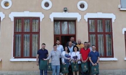 Красотата на лавандулата оживя пред майсторите на обектива в с. Красен