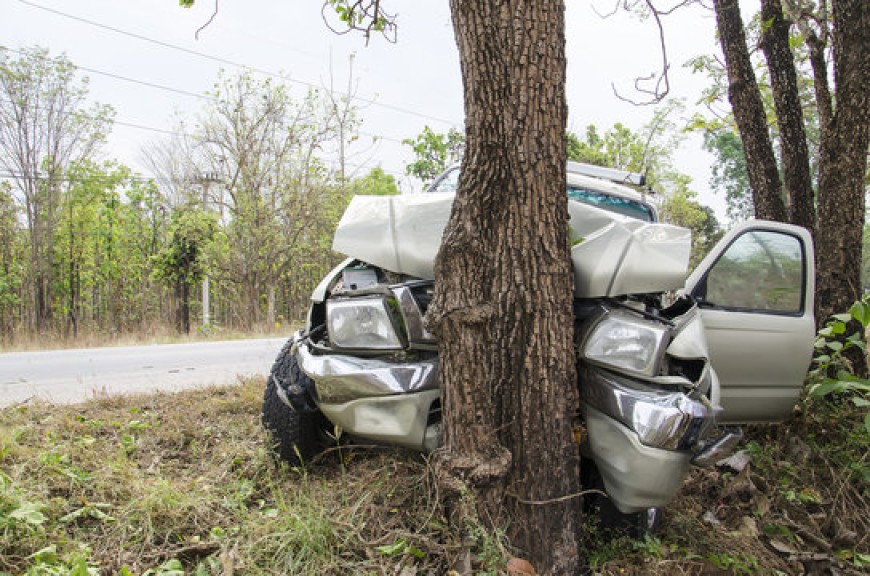 38-годишен шофьор е загинал след удар в дърво край с. Ф. Денково
